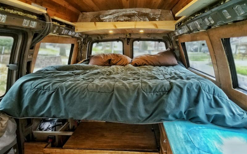 van bed all set up