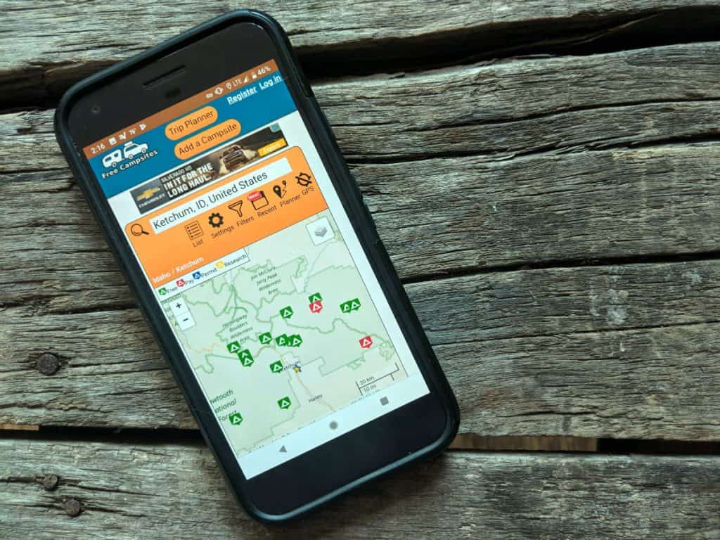 phone displaying freecampsites.net