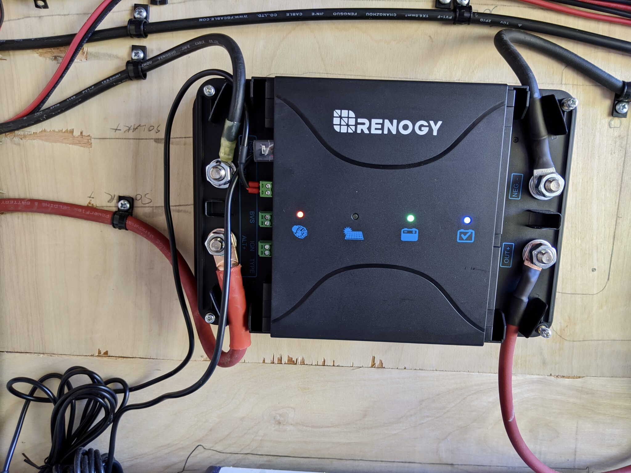 connecting to renogy inverter to converter