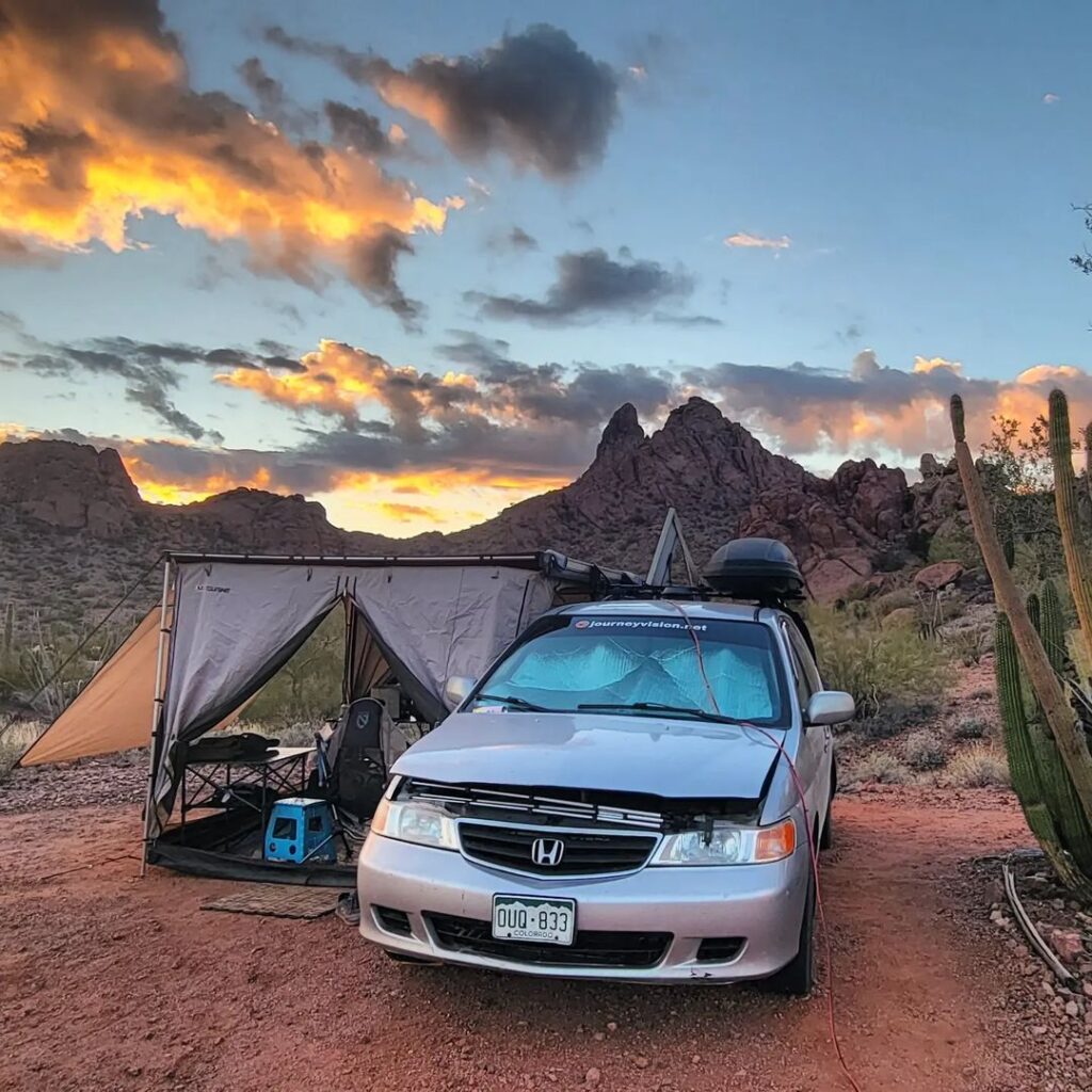 Minivan camping outlet tent