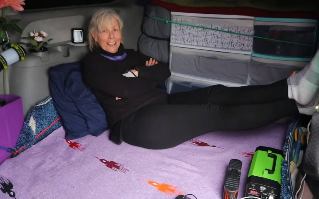 @minivan_lee mini van with bed