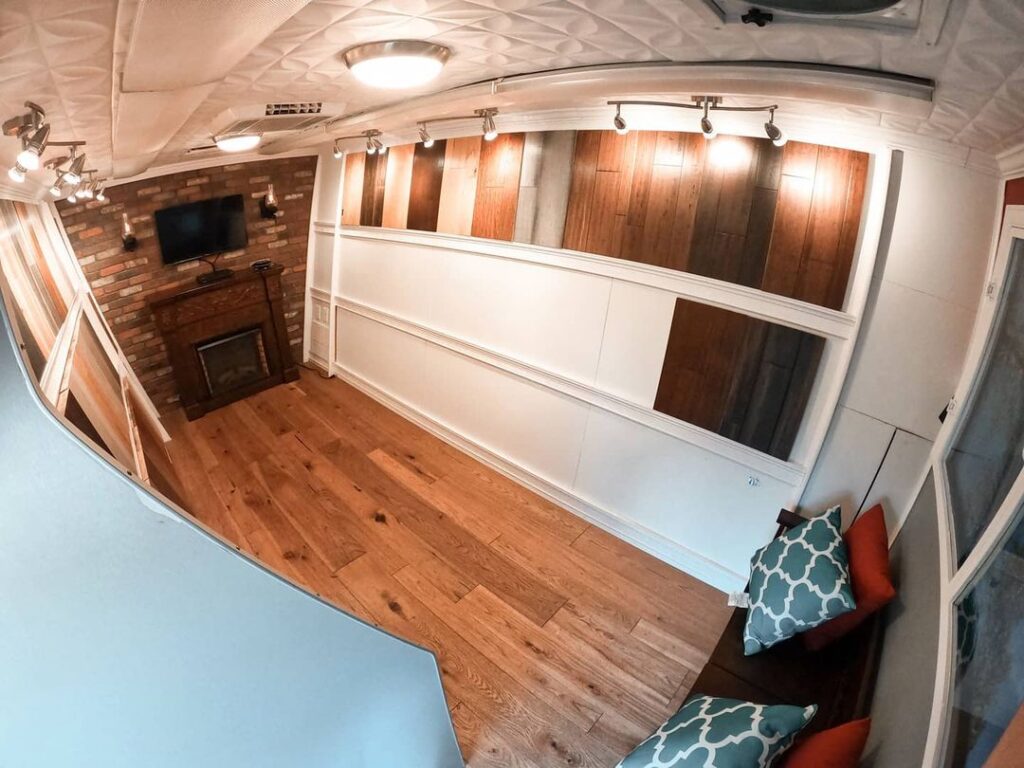 @boonboxers Box truck converted to rv interior