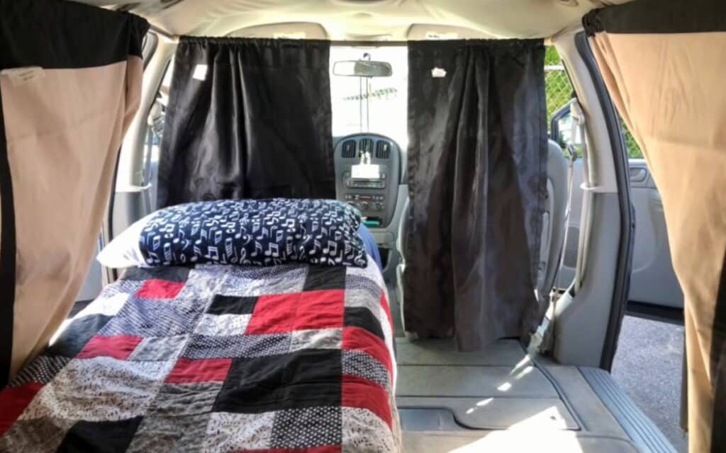 @kruisinkevin Bed inside a camper