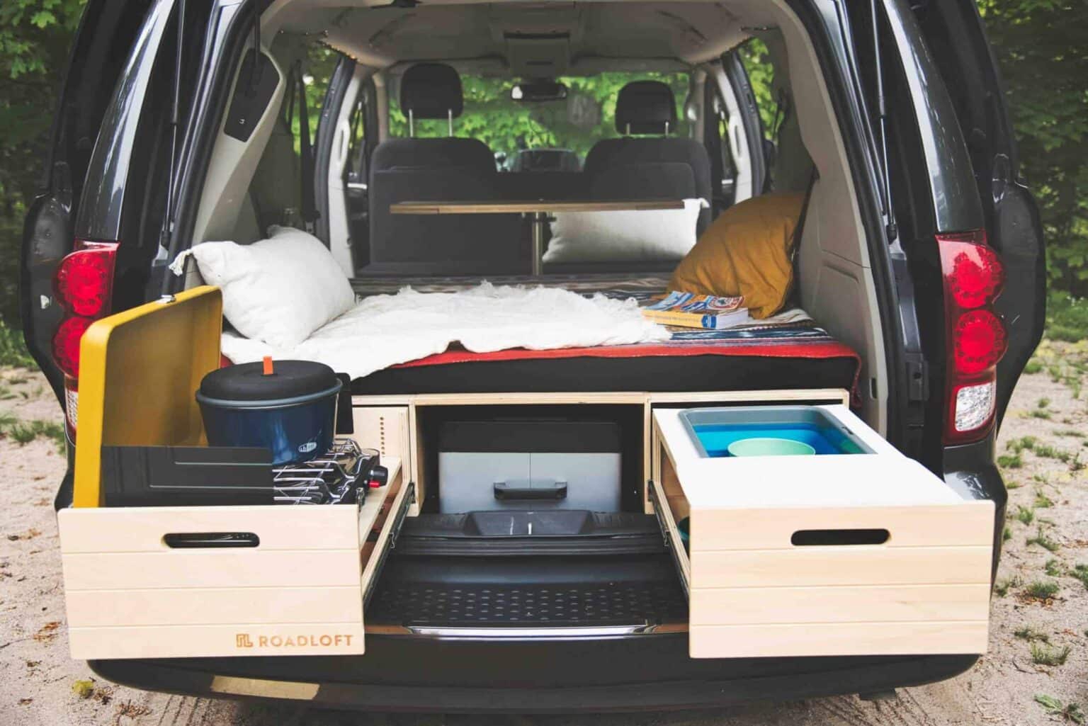 14 Dodge Caravan Camper Conversions That Are Surprisingly Awesome ...