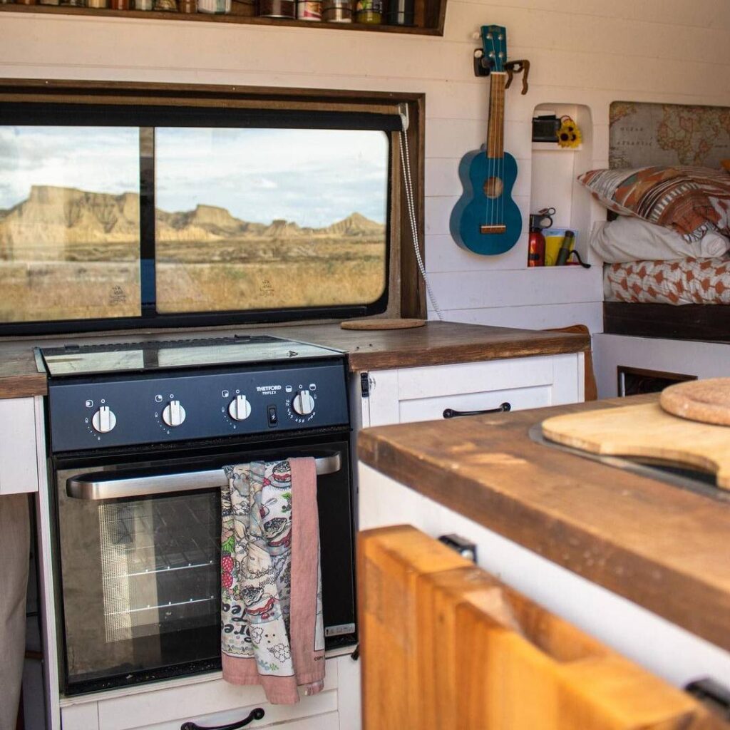 @vanvistas Van Kitchen stove