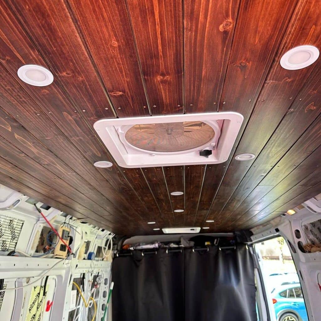 @wildvanshe Campervan ceiling with a roof vent