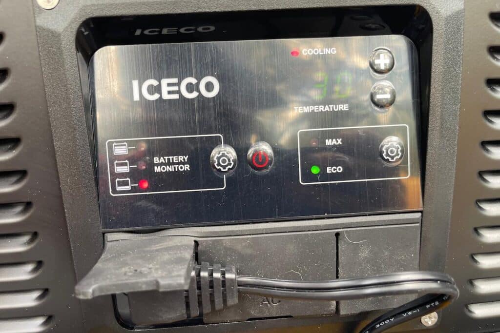 Iceco vl35 pros control panel and power ports